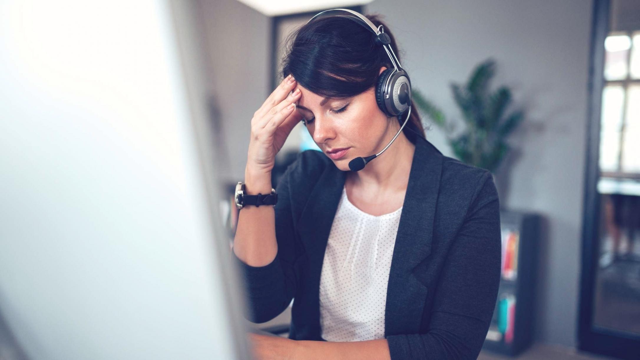 Participanți discutând strategii de outreach